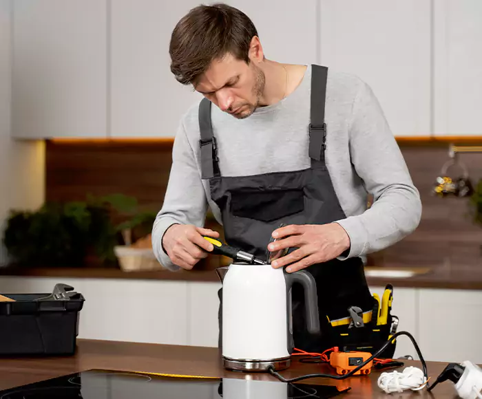Skilled Blender Technicians: Your Small Appliance Repair Experts for Revere, MA